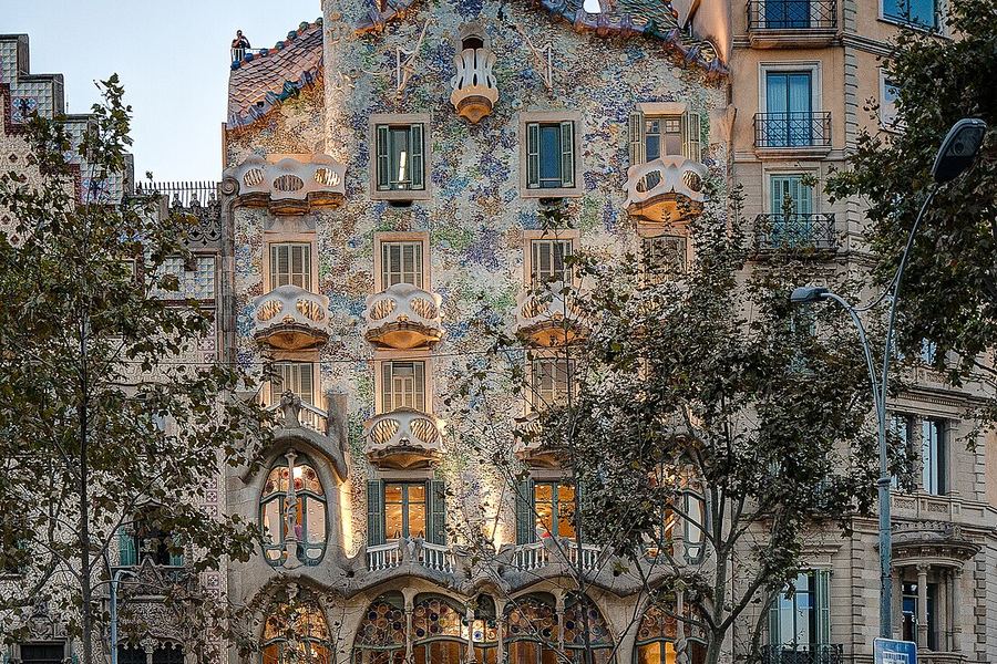 Fachada modernista de la Casa Batlló de Gaudí en Passeig de Gràcia