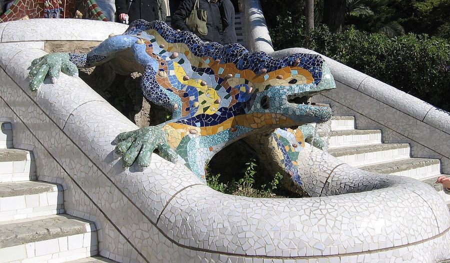 Salamandra de mosaico (el drac) en la entrada del Park Güell