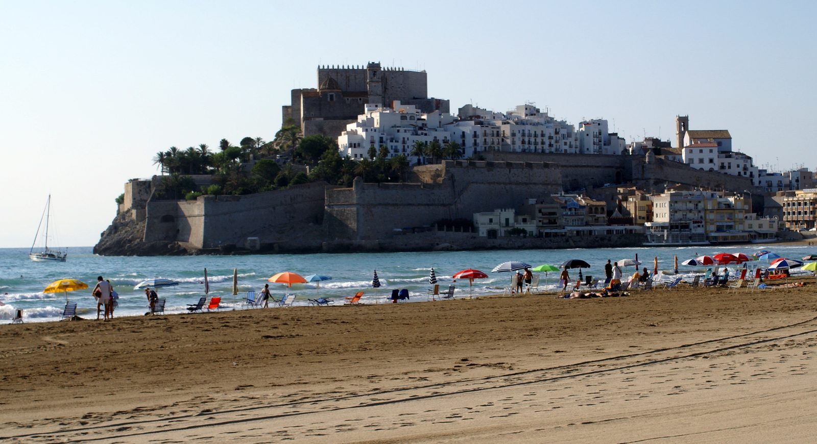 Vista diurna del casco histórico de Peñíscola
