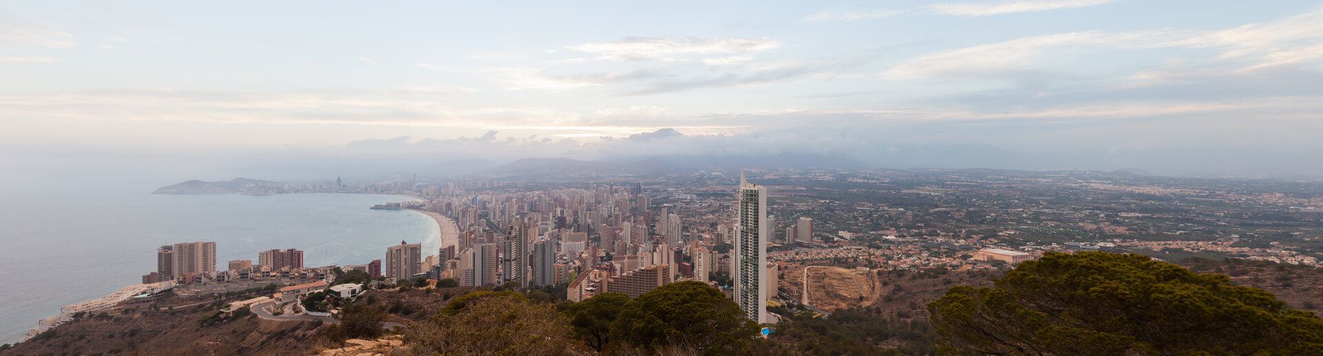 Panorámica de Benidorm (skyline y Playa de Levante)