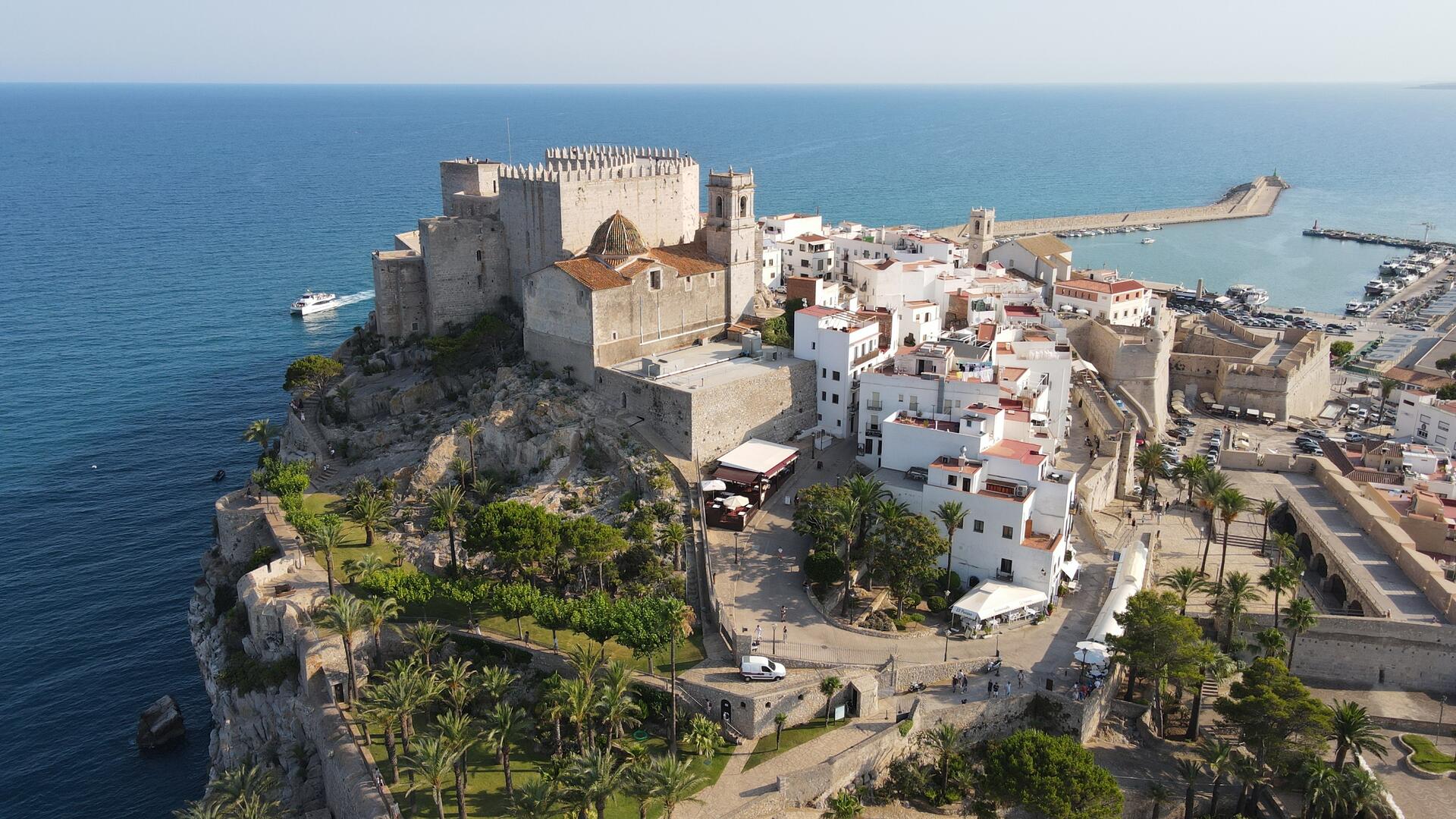 Vista aérea de Peñíscola (casco antiguo y peñón)